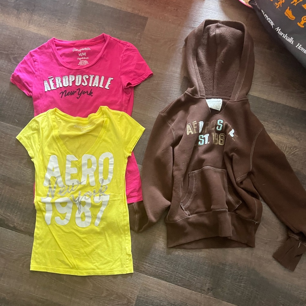 Children’s Aero tops and sweatshirt size m
